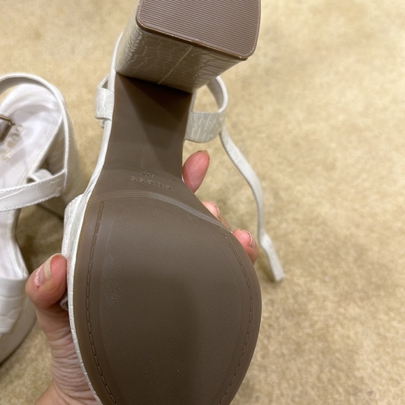 Ivory croc print platform heel - Picture 4 of 6